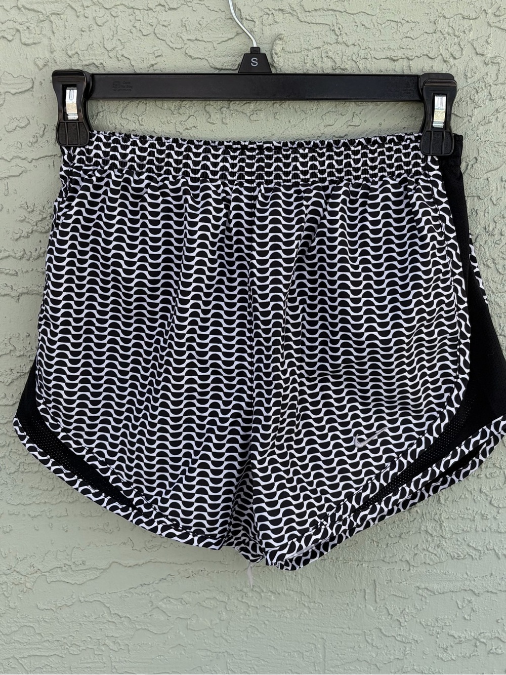 Nike Black & White Wave-Print Athletic Shorts